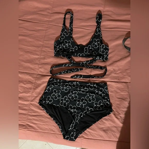 BRAND NEW LAZYOAF SWIMWEAR